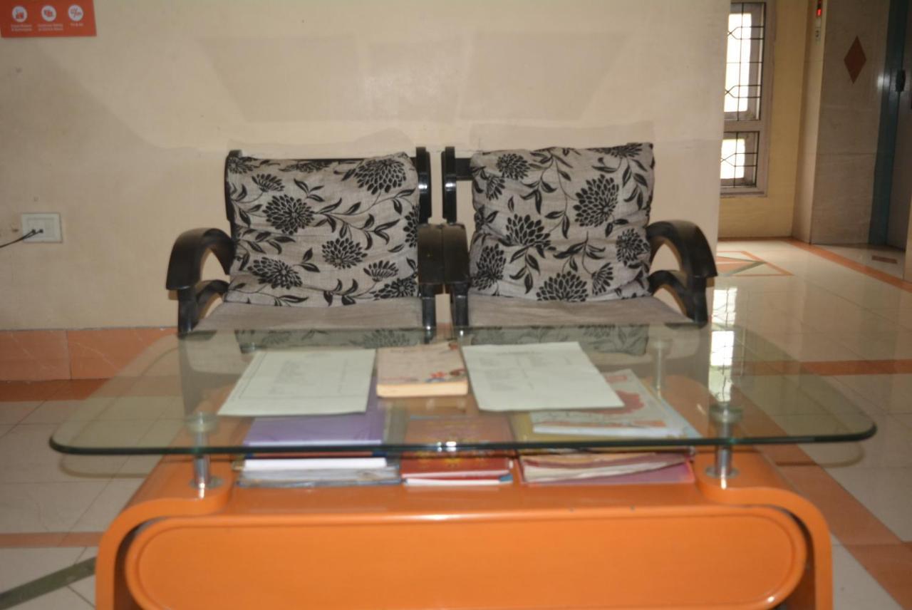 Hotel Poonam Buitenkant foto